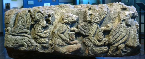 Altar T (rechte Seite) zur Erinnerung an 